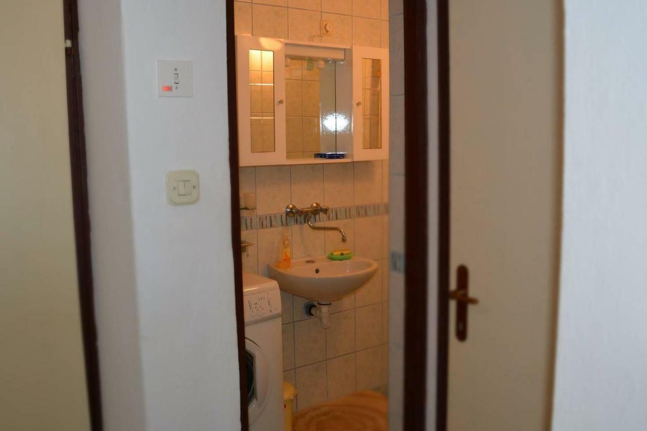 Holiday House Maretta - Apartment No 1 Lukovo Šugarje Екстериор снимка