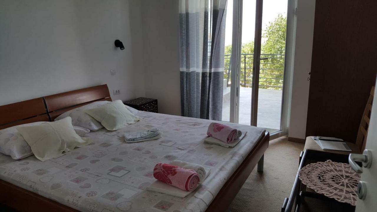 Holiday House Maretta - Apartment No 1 Lukovo Šugarje Екстериор снимка