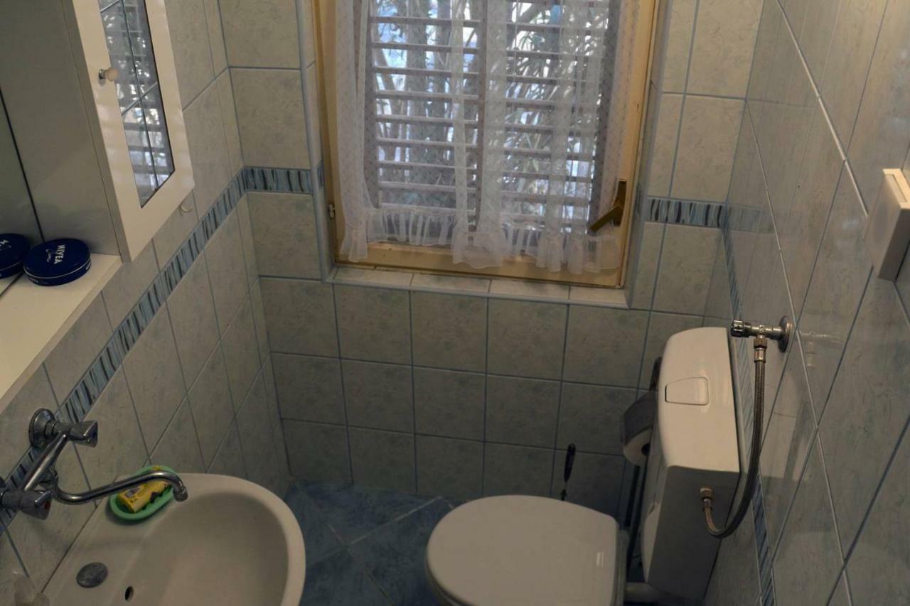 Holiday House Maretta - Apartment No 1 Lukovo Šugarje Екстериор снимка