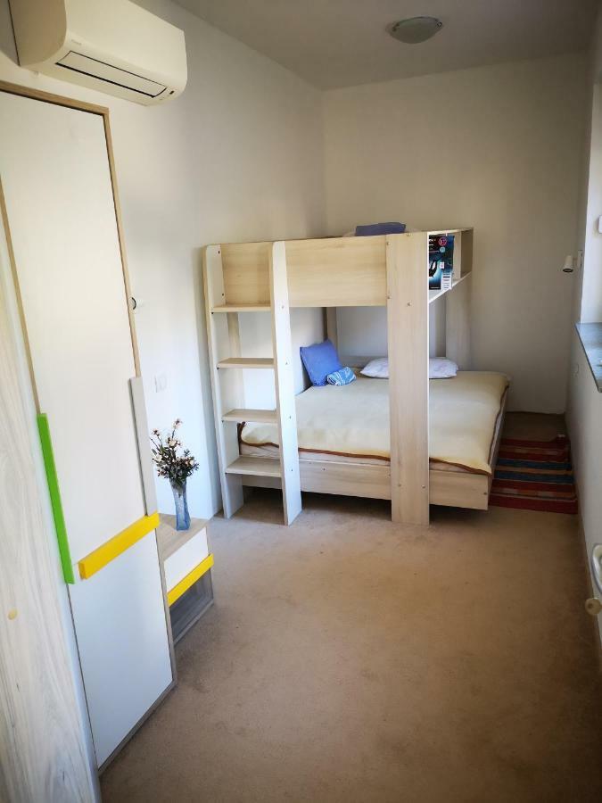Holiday House Maretta - Apartment No 1 Lukovo Šugarje Екстериор снимка